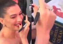 Anne Hathaway reçoit un Coran après avoir dit « Insha’Allah »