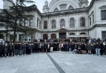 Istanbul : des jeunes unis pour une prière de fraternité