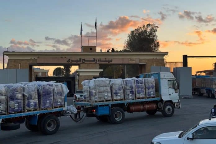 Camions-aide-humanitaire-Gaza